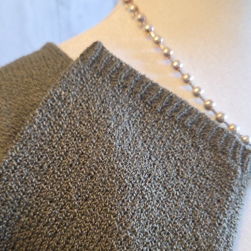 NWT Olive Green Women's Sweater - Picture 4 of 9